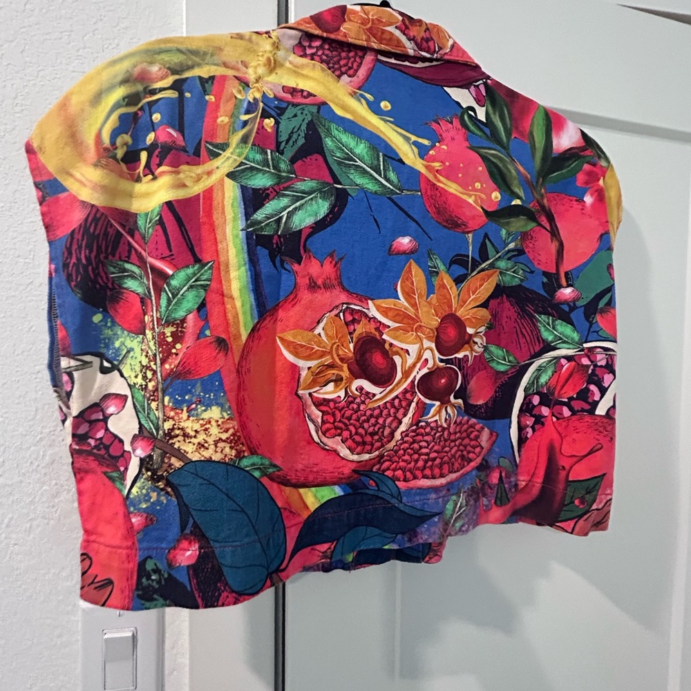 SHEIN Multicolor Botanical Print Crop Top - Red, Blue, Green, Yellow - Picture 5 of 5
